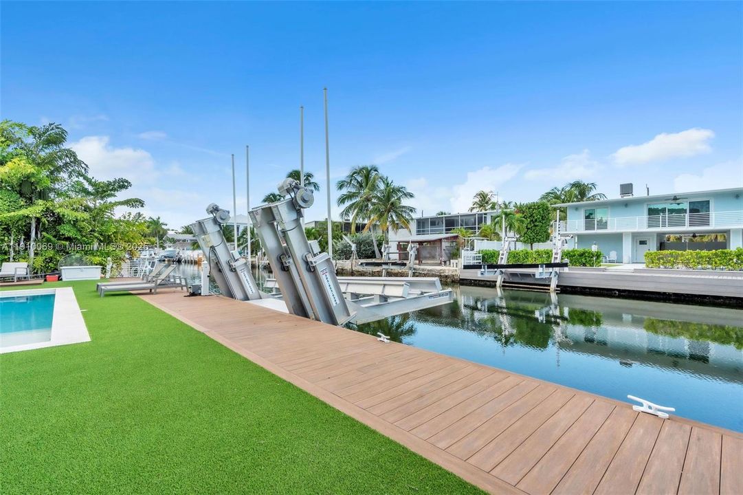 For Sale: $2,999,000 (3 beds, 3 baths, 1856 Square Feet)