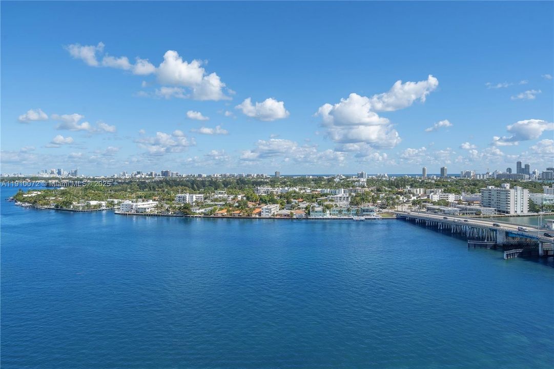 For Sale: $299,000 (1 beds, 1 baths, 1057 Square Feet)