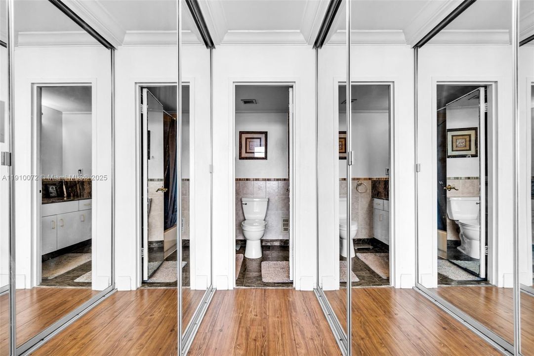 For Sale: $299,000 (1 beds, 1 baths, 1057 Square Feet)