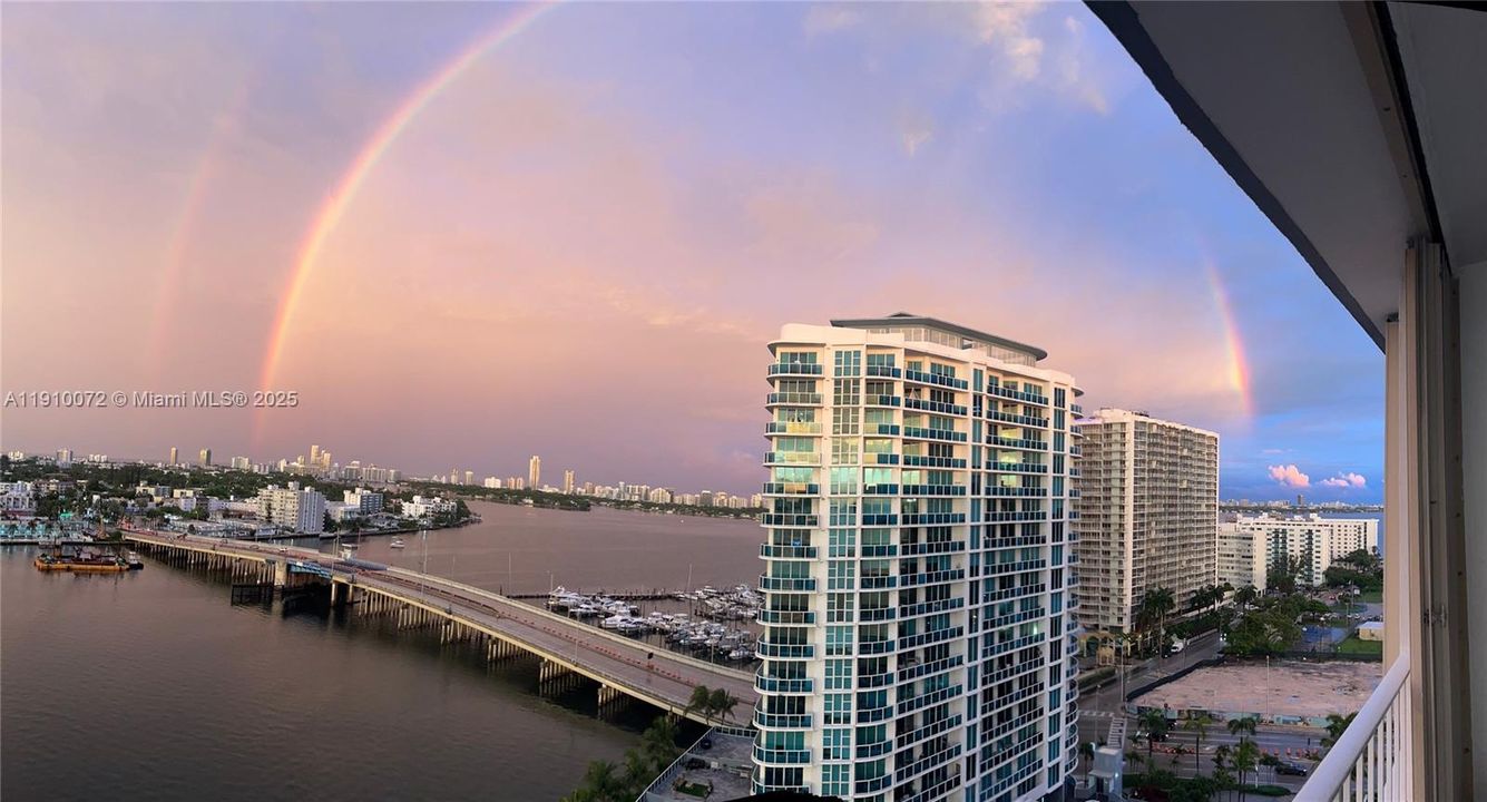 For Sale: $299,000 (1 beds, 1 baths, 1057 Square Feet)