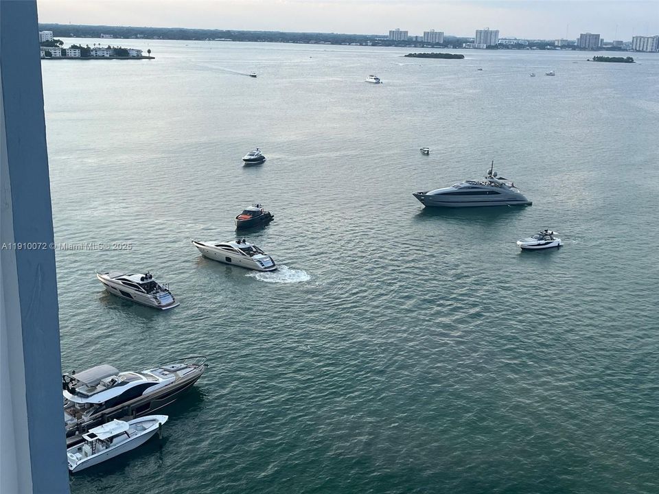 For Sale: $299,000 (1 beds, 1 baths, 1057 Square Feet)