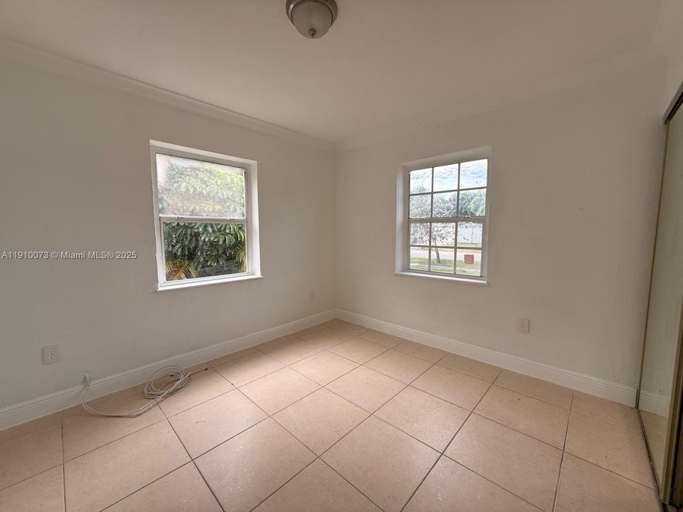 合同活跃: $459,900 (3 贝兹, 2 浴室, 1021 平方英尺)