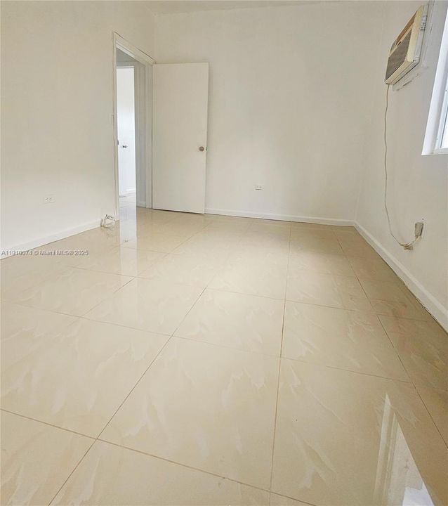 Recientemente alquilado: $1,800 (2 camas, 1 baños, 775 Pies cuadrados)