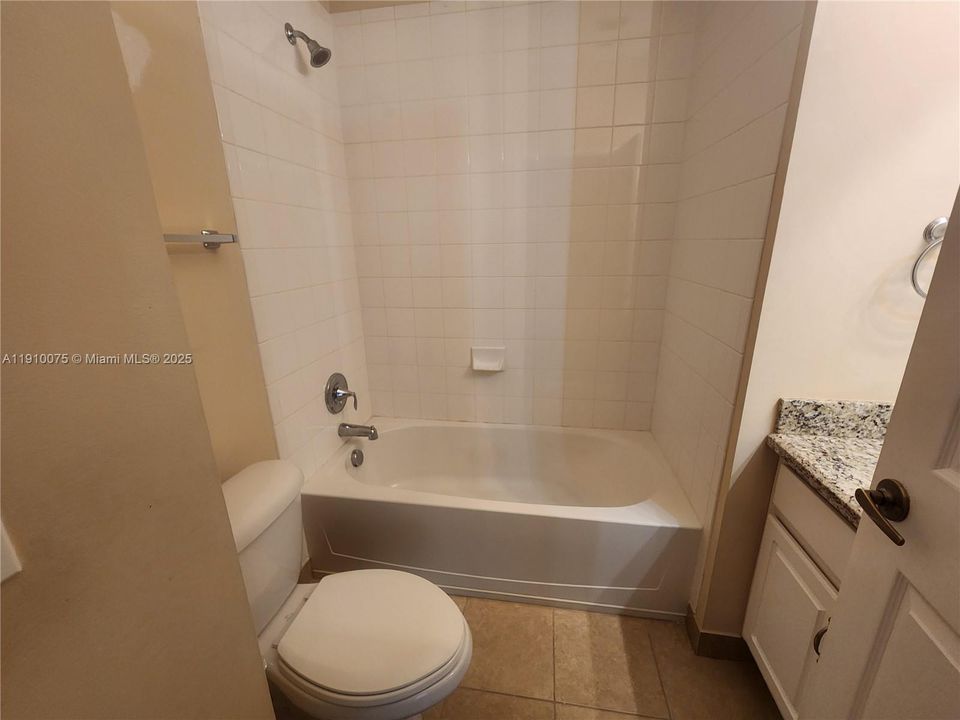 Level 2 Full Bathroom