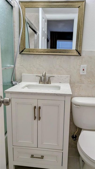 合同活跃: $1,900 (1 贝兹, 1 浴室, 547 平方英尺)