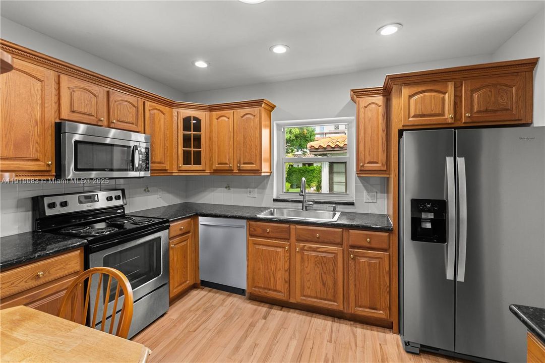 For Rent: $5,498 (2 beds, 2 baths, 1730 Square Feet)