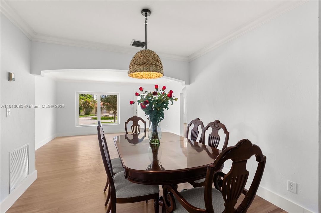 For Rent: $5,498 (2 beds, 2 baths, 1730 Square Feet)