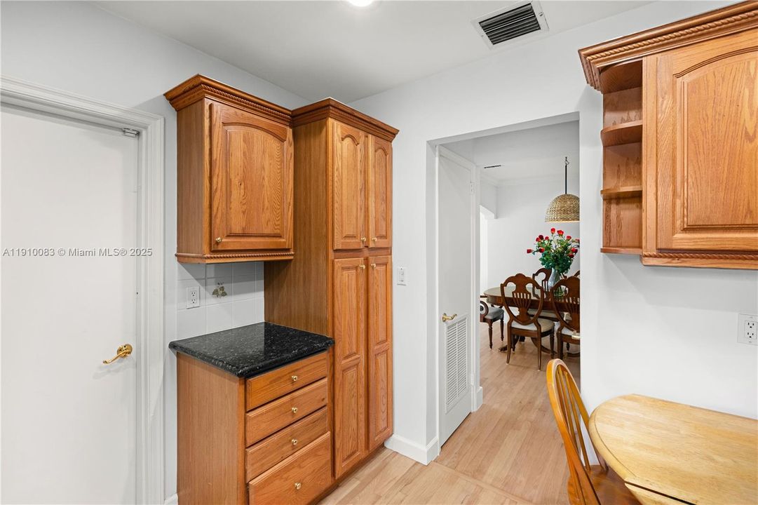 For Rent: $5,498 (2 beds, 2 baths, 1730 Square Feet)