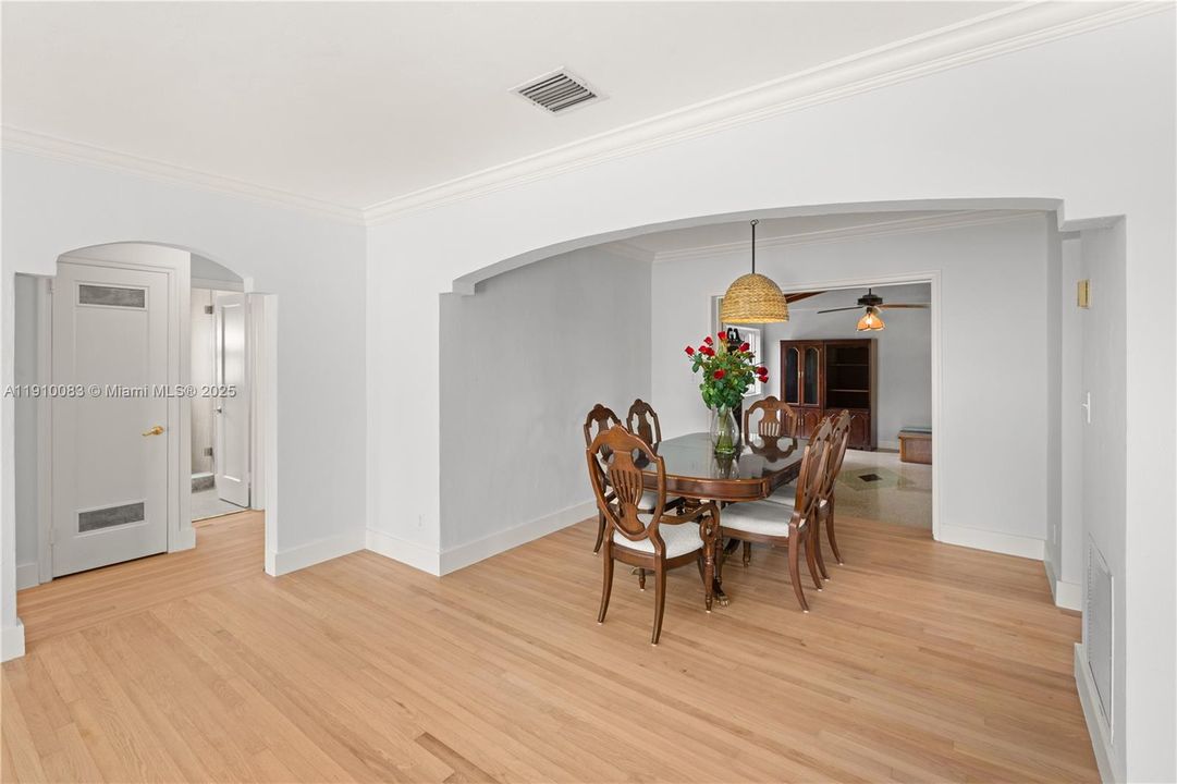 For Rent: $5,498 (2 beds, 2 baths, 1730 Square Feet)