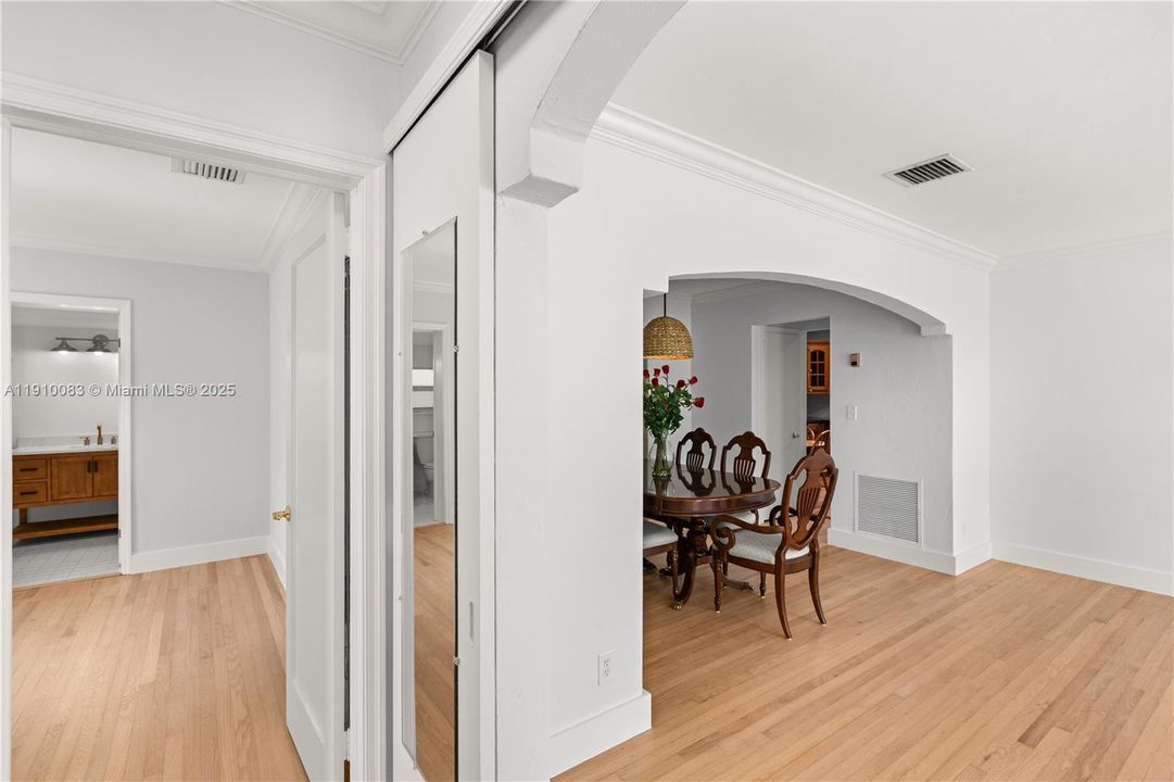 For Rent: $5,498 (2 beds, 2 baths, 1730 Square Feet)