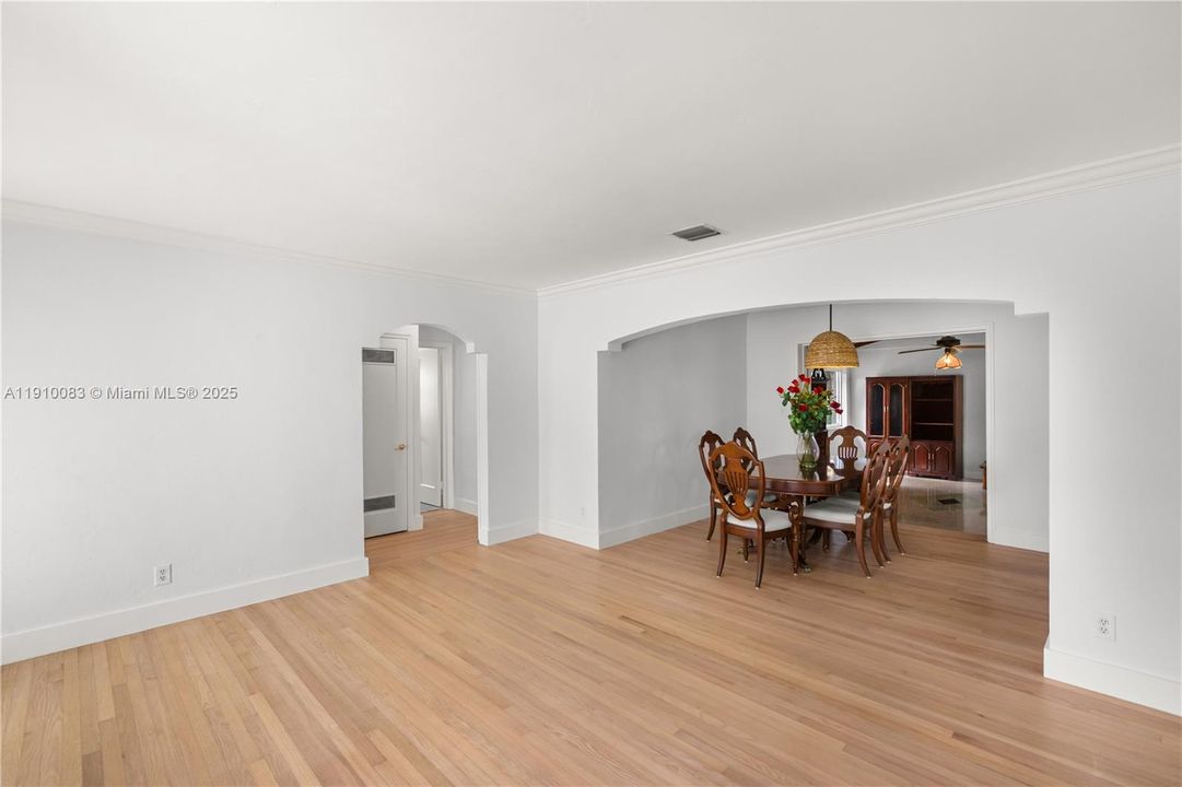 For Rent: $5,498 (2 beds, 2 baths, 1730 Square Feet)