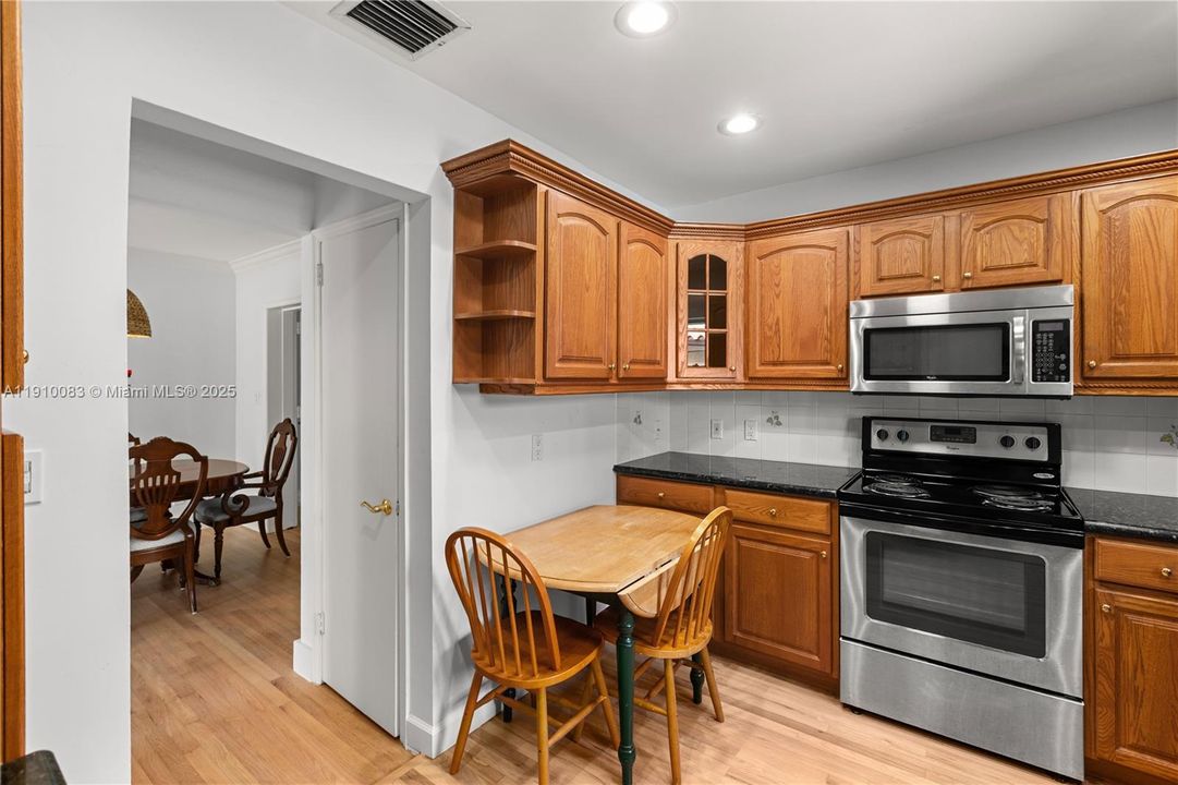 For Rent: $5,498 (2 beds, 2 baths, 1730 Square Feet)