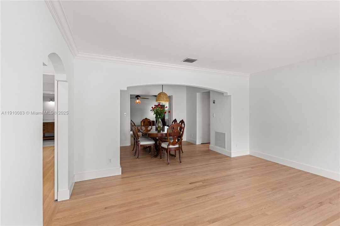 For Rent: $5,498 (2 beds, 2 baths, 1730 Square Feet)