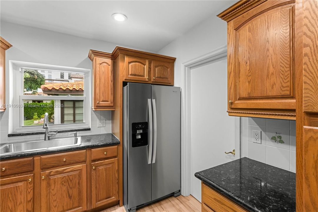 For Rent: $5,498 (2 beds, 2 baths, 1730 Square Feet)