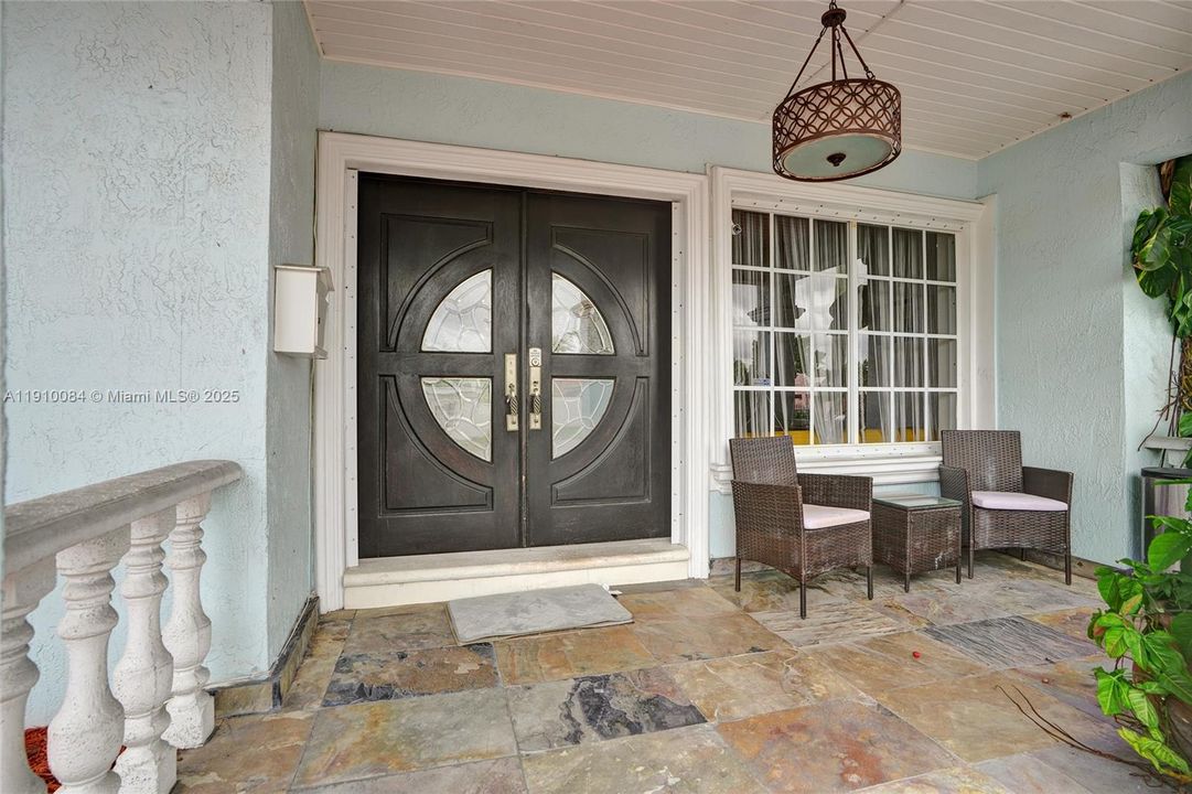 На продажу: $650,000 (4 спален, 3 ванн, 2000 Квадратных фут)