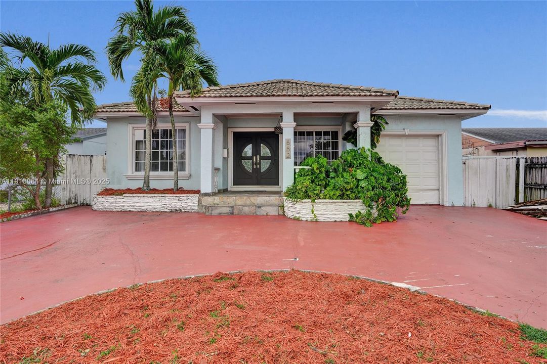 На продажу: $650,000 (4 спален, 3 ванн, 2000 Квадратных фут)