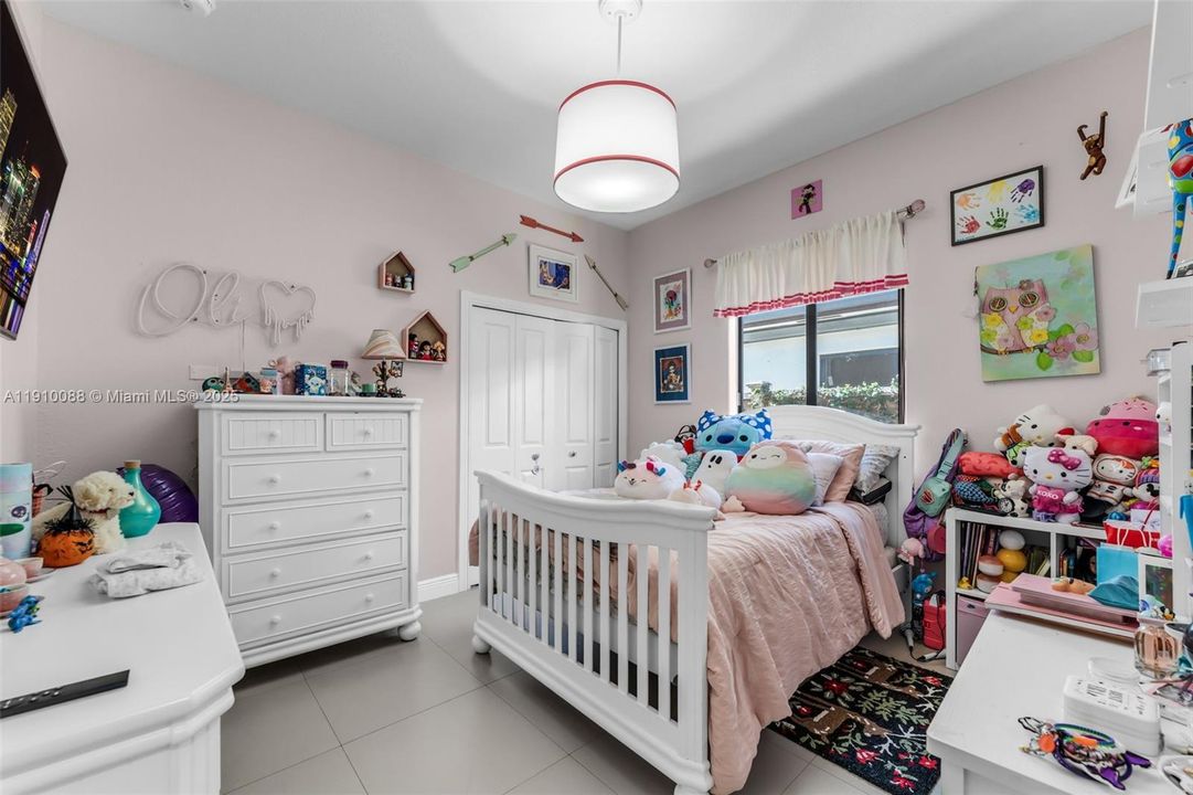 For Sale: $925,000 (4 beds, 3 baths, 2420 Square Feet)