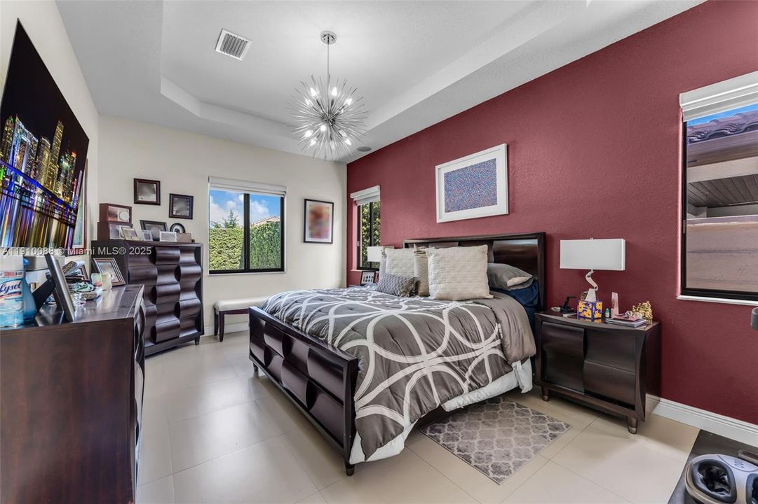 For Sale: $925,000 (4 beds, 3 baths, 2420 Square Feet)