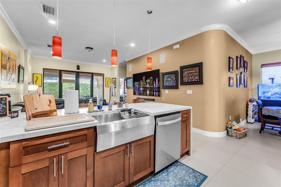 For Sale: $925,000 (4 beds, 3 baths, 2420 Square Feet)