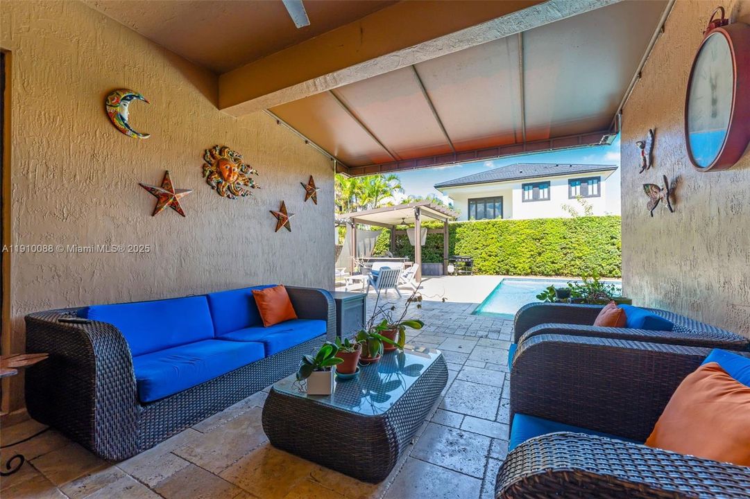 For Sale: $925,000 (4 beds, 3 baths, 2420 Square Feet)