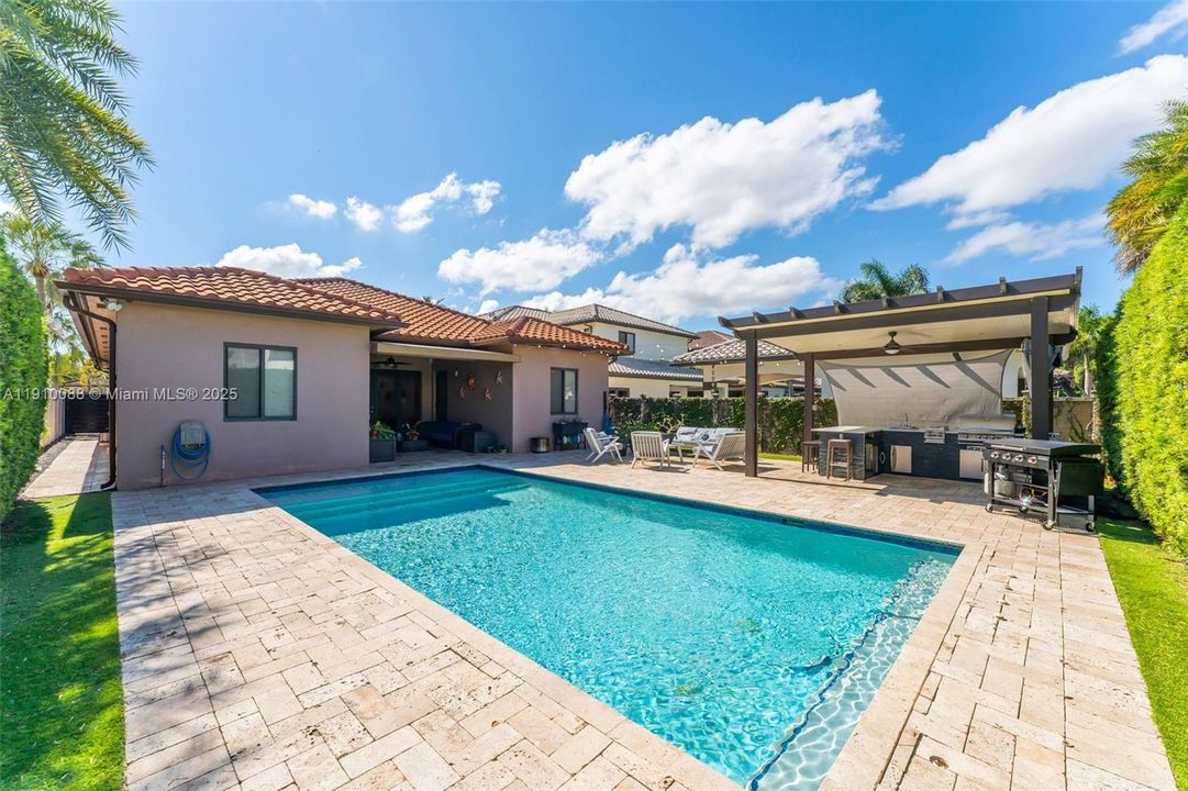 For Sale: $925,000 (4 beds, 3 baths, 2420 Square Feet)