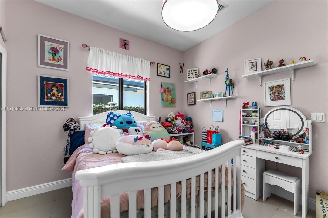 For Sale: $925,000 (4 beds, 3 baths, 2420 Square Feet)