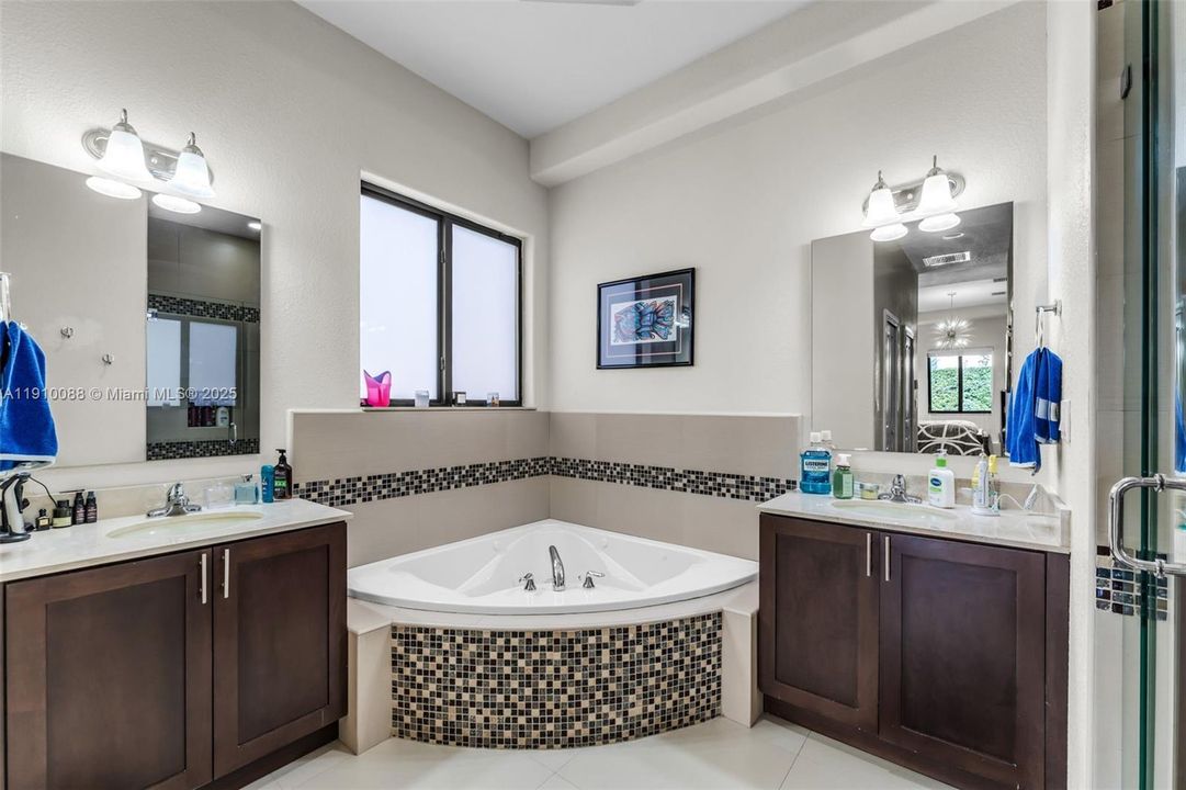 For Sale: $925,000 (4 beds, 3 baths, 2420 Square Feet)