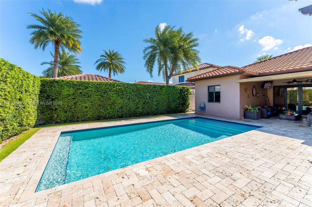 For Sale: $925,000 (4 beds, 3 baths, 2420 Square Feet)