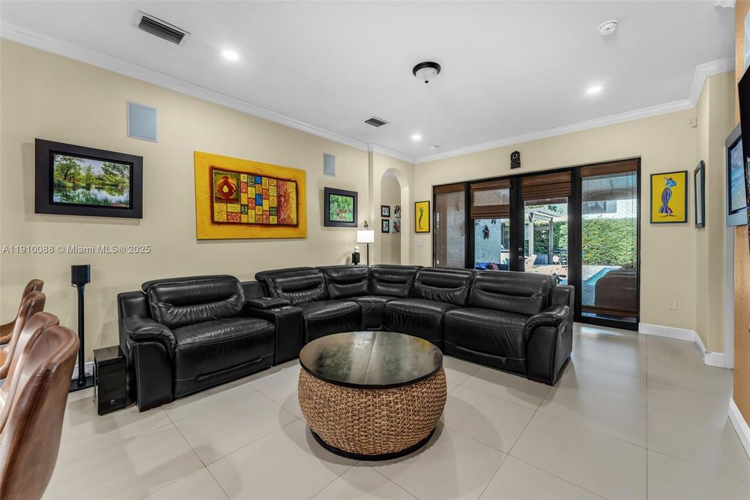 For Sale: $925,000 (4 beds, 3 baths, 2420 Square Feet)