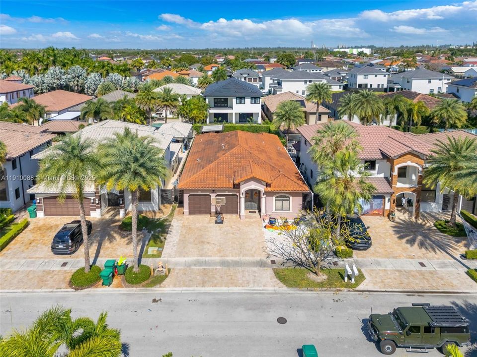 For Sale: $925,000 (4 beds, 3 baths, 2420 Square Feet)