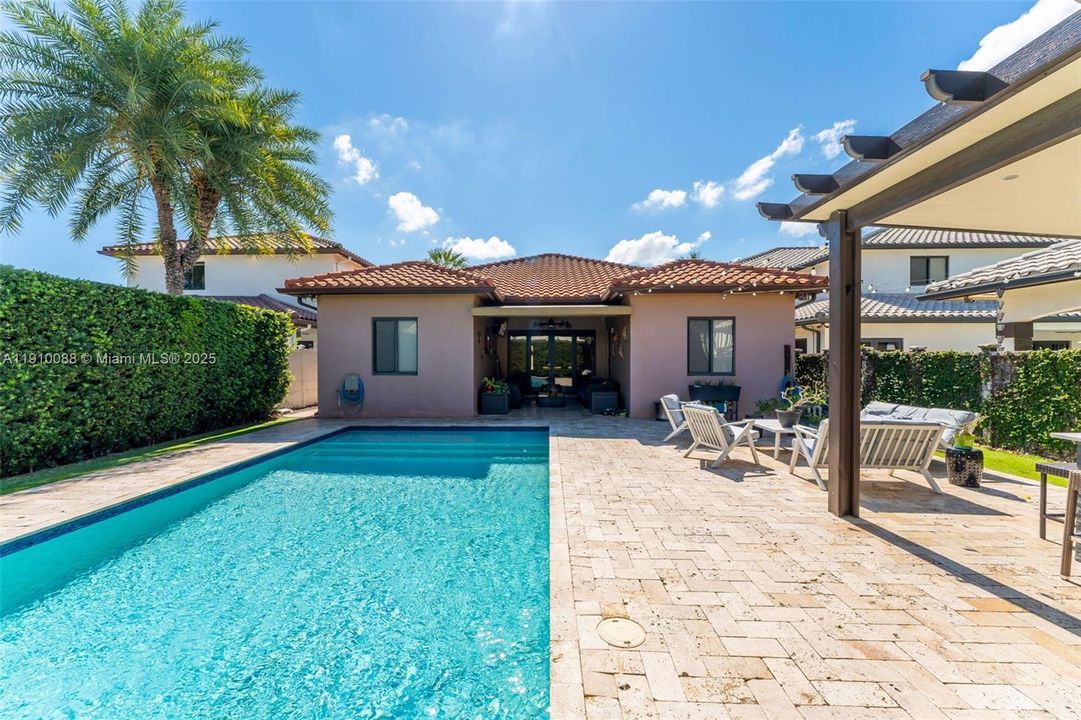 For Sale: $925,000 (4 beds, 3 baths, 2420 Square Feet)