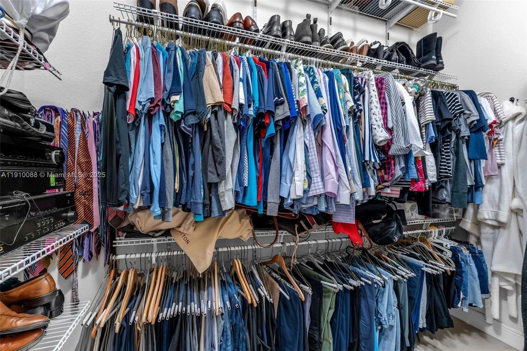 For Sale: $925,000 (4 beds, 3 baths, 2420 Square Feet)