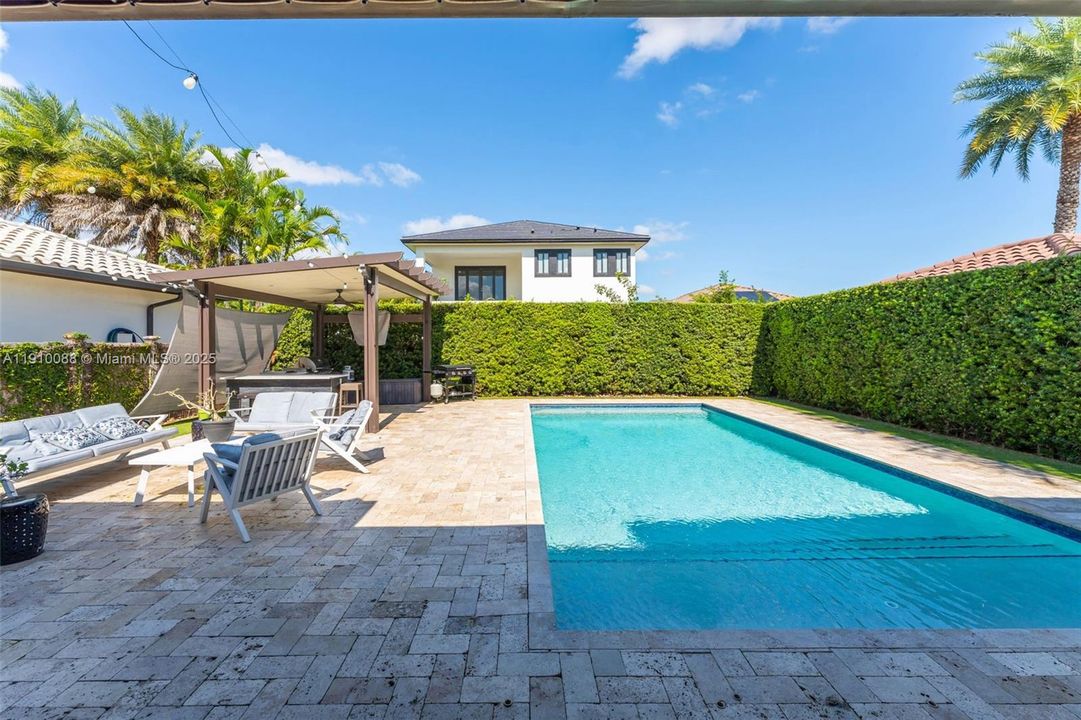 For Sale: $925,000 (4 beds, 3 baths, 2420 Square Feet)