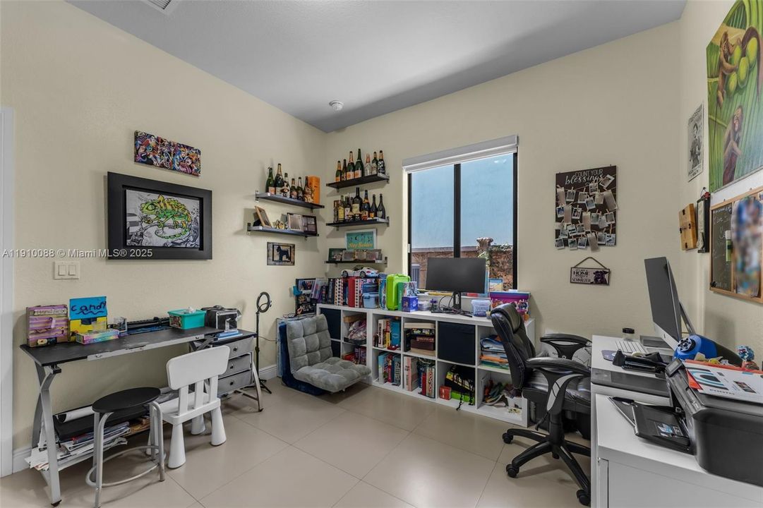 For Sale: $925,000 (4 beds, 3 baths, 2420 Square Feet)