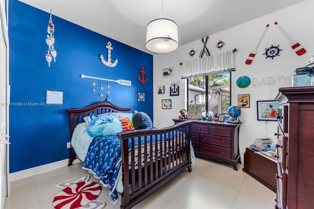 For Sale: $925,000 (4 beds, 3 baths, 2420 Square Feet)