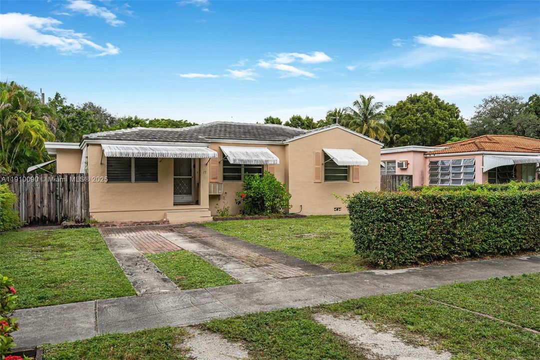 En Venta: $699,000 (3 camas, 2 baños, 1547 Pies cuadrados)