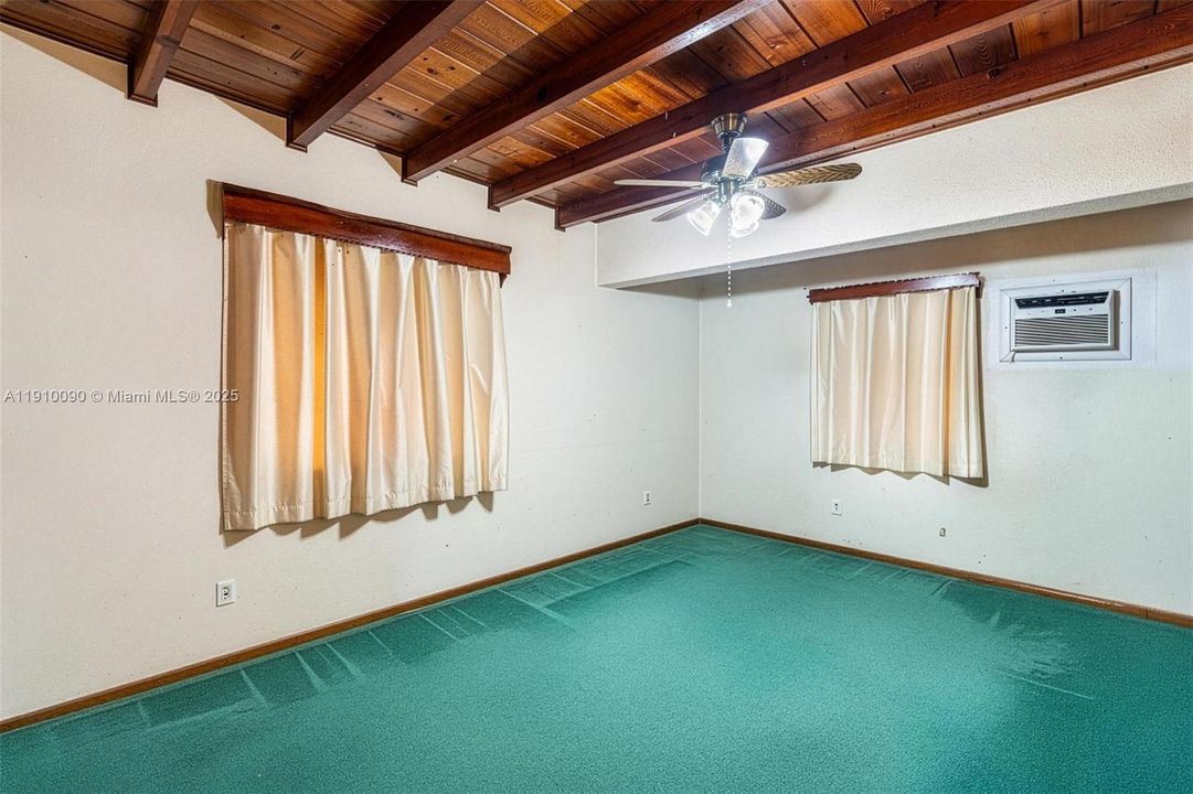 En Venta: $699,000 (3 camas, 2 baños, 1547 Pies cuadrados)