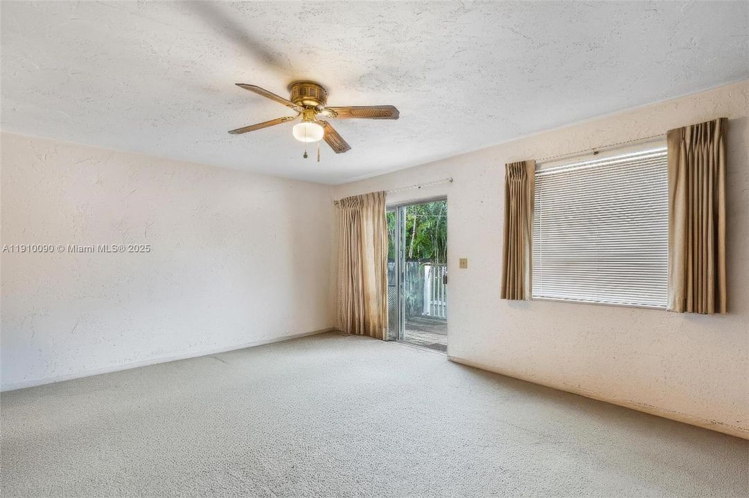 En Venta: $699,000 (3 camas, 2 baños, 1547 Pies cuadrados)