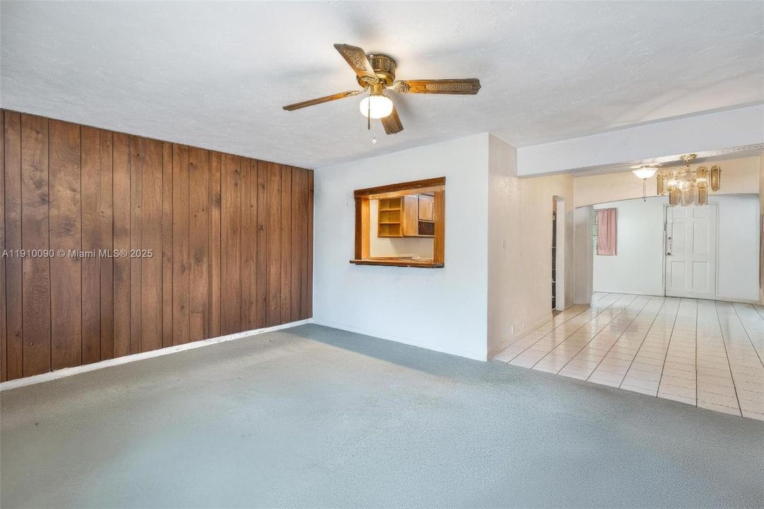 En Venta: $699,000 (3 camas, 2 baños, 1547 Pies cuadrados)