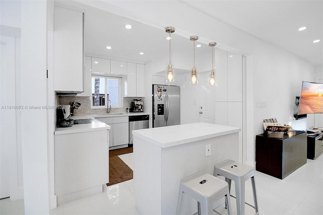 待售: $849,000 (3 贝兹, 2 浴室, 1466 平方英尺)