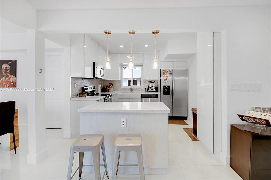 待售: $849,000 (3 贝兹, 2 浴室, 1466 平方英尺)