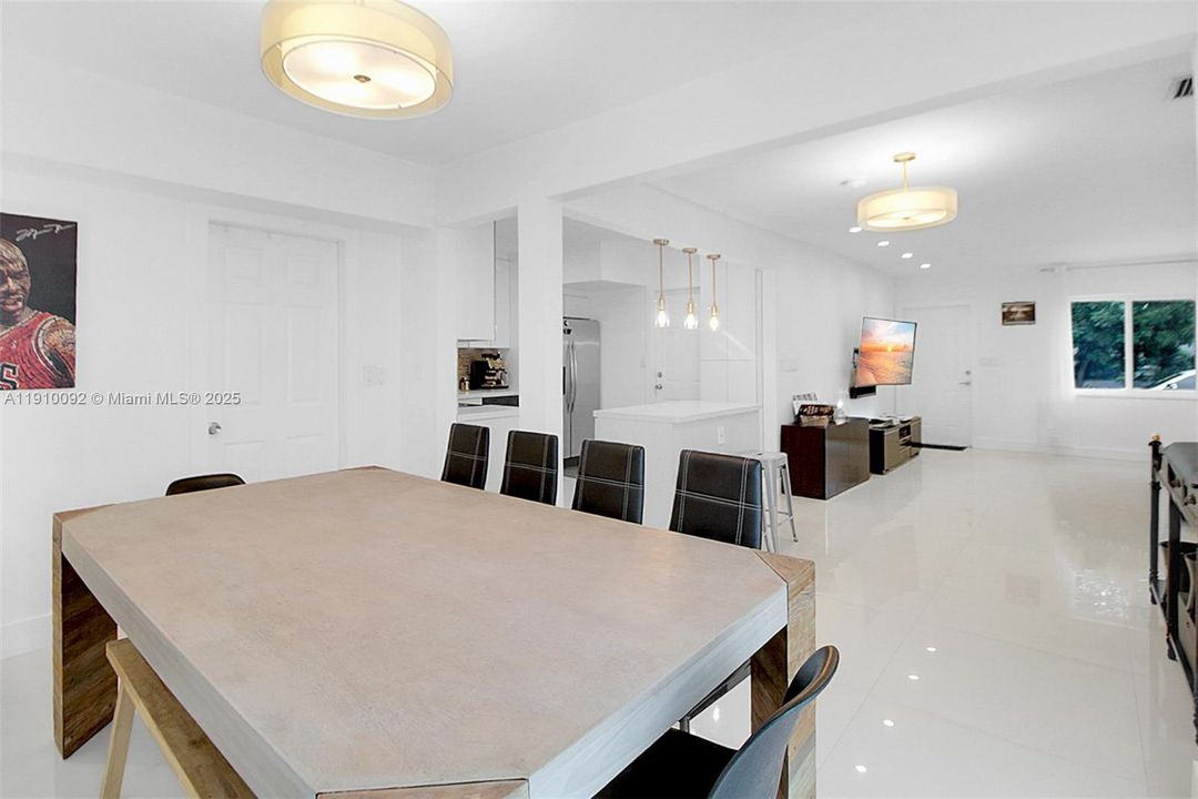 待售: $849,000 (3 贝兹, 2 浴室, 1466 平方英尺)