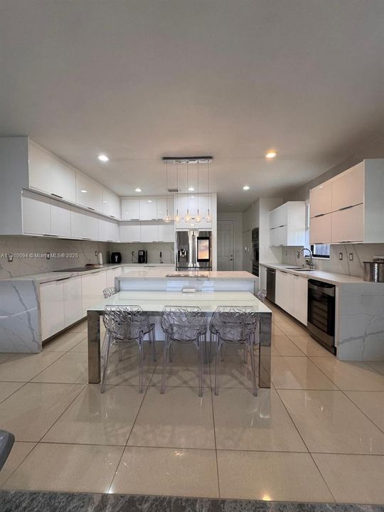 For Rent: $10,000 (5 beds, 4 baths, 3820 Square Feet)