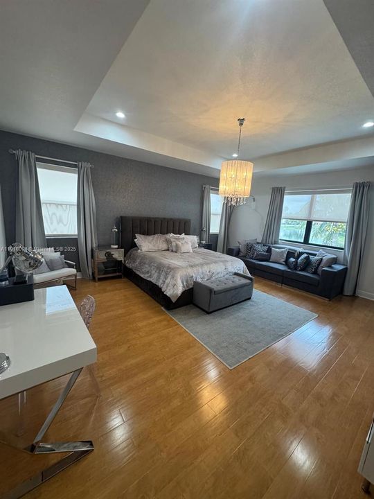 For Rent: $10,000 (5 beds, 4 baths, 3820 Square Feet)