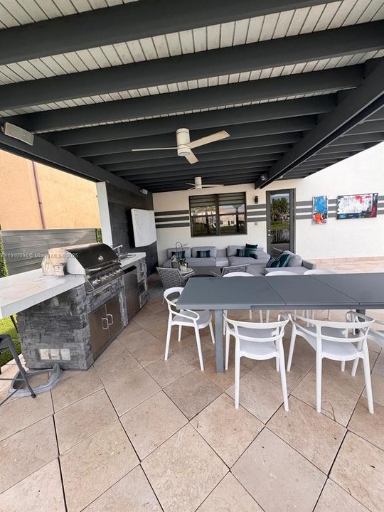 For Rent: $10,000 (5 beds, 4 baths, 3820 Square Feet)