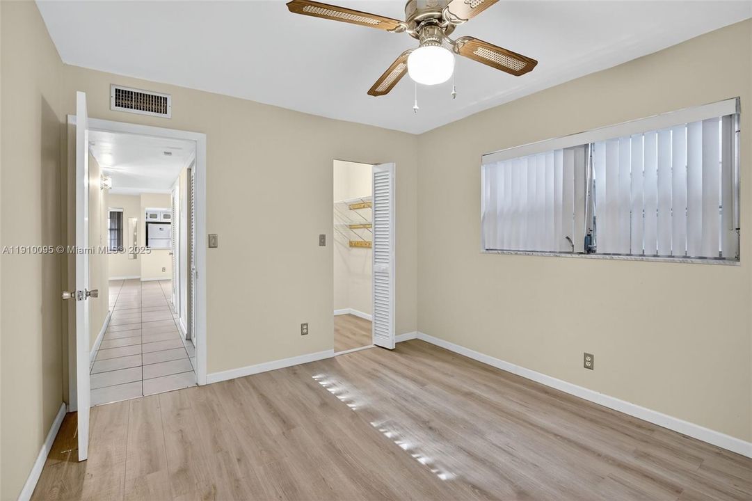 待售: $155,000 (2 贝兹, 2 浴室, 1078 平方英尺)