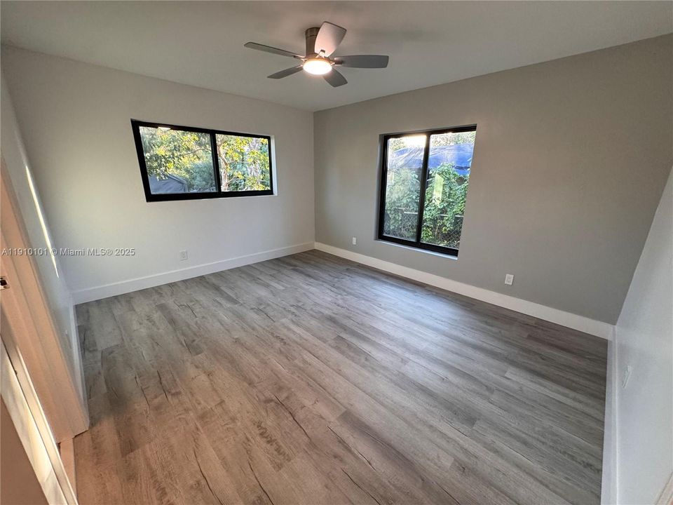 出租: $3,500 (3 贝兹, 2 浴室, 1439 平方英尺)