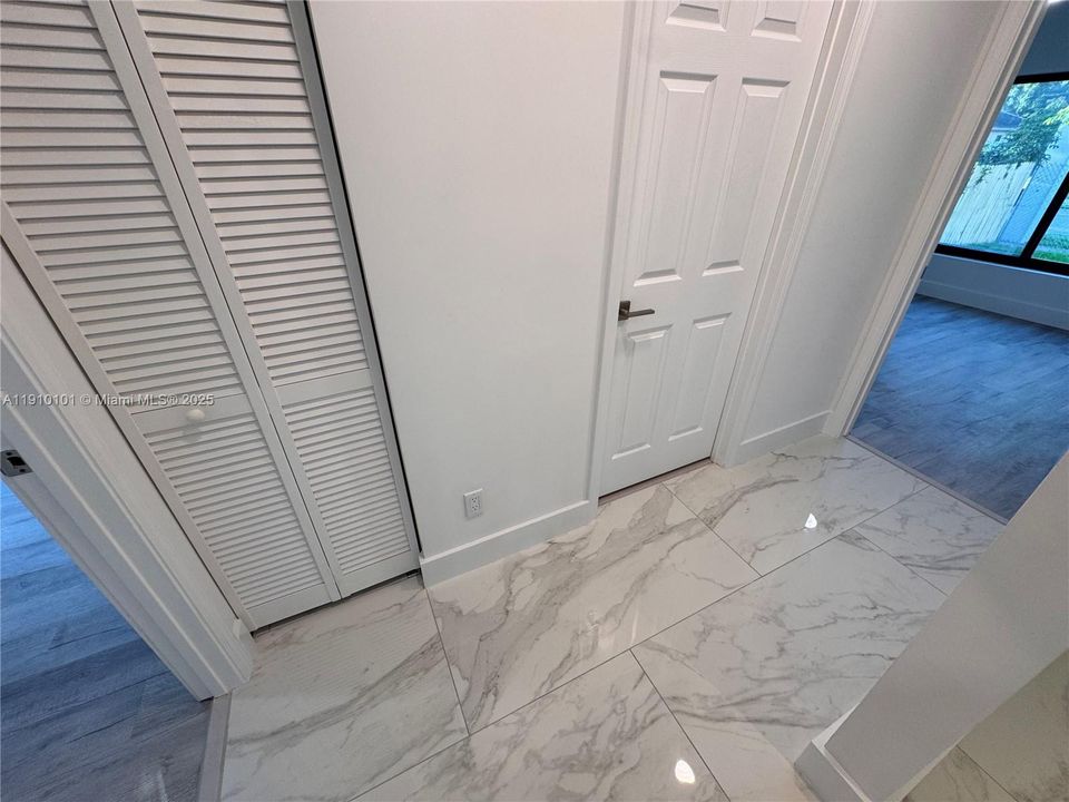 出租: $3,500 (3 贝兹, 2 浴室, 1439 平方英尺)