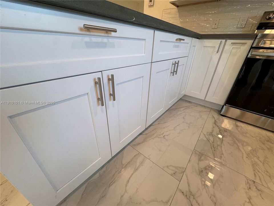 出租: $3,500 (3 贝兹, 2 浴室, 1439 平方英尺)