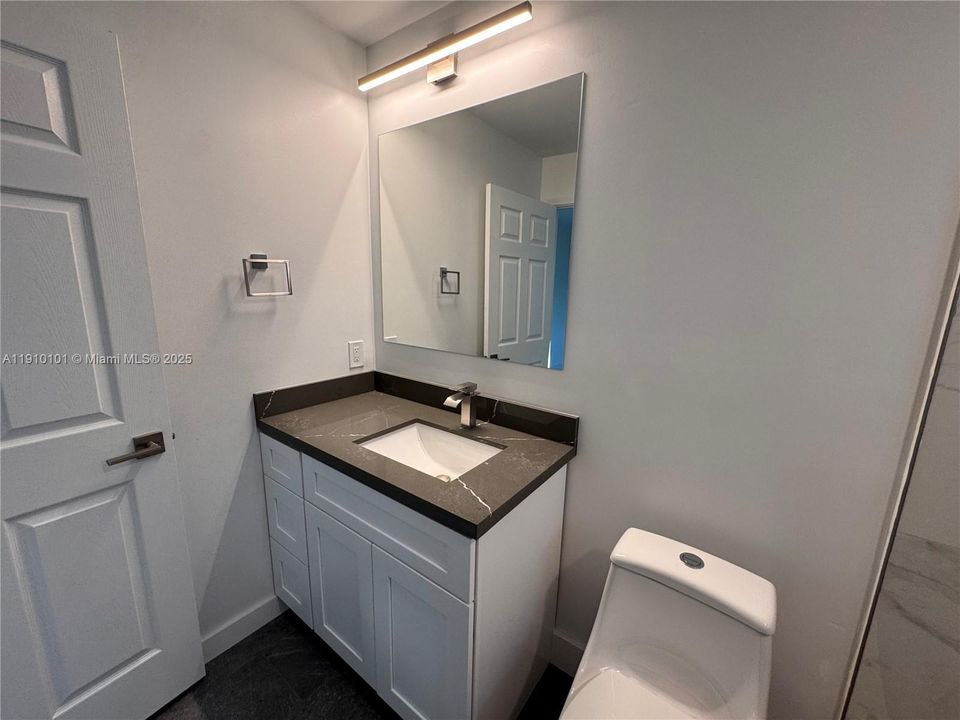 出租: $3,500 (3 贝兹, 2 浴室, 1439 平方英尺)